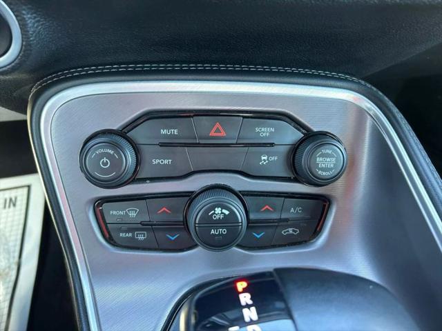 2022 Dodge Challenger SXT