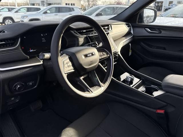 2025 Jeep Grand Cherokee GRAND CHEROKEE L LAREDO X 4X2