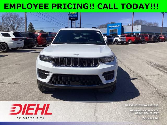 2025 Jeep Grand Cherokee GRAND CHEROKEE LAREDO X 4X4