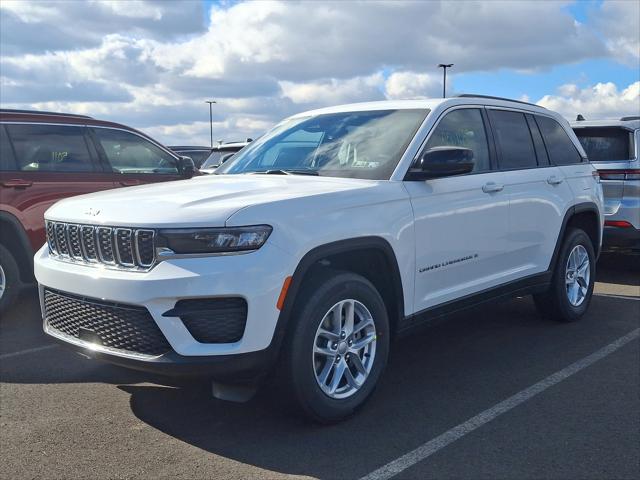 2025 Jeep Grand Cherokee GRAND CHEROKEE LAREDO X 4X4