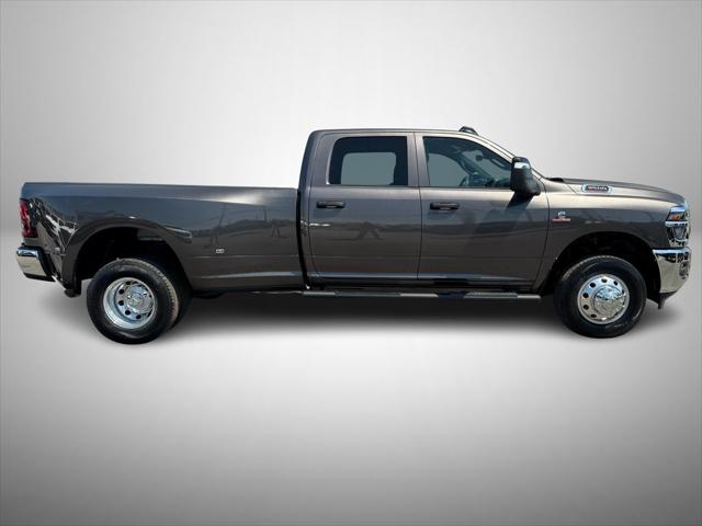 2025 RAM Ram 3500 RAM 3500 TRADESMAN CREW CAB 4X4 8 BOX