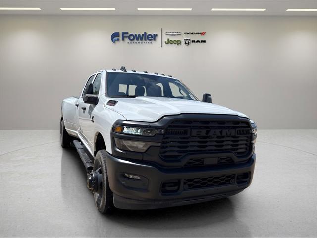 2025 RAM Ram 3500 RAM 3500 TRADESMAN CREW CAB 4X4 8 BOX