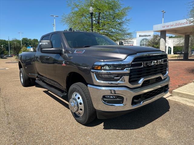 2025 RAM Ram 3500 RAM 3500 TRADESMAN CREW CAB 4X4 8 BOX