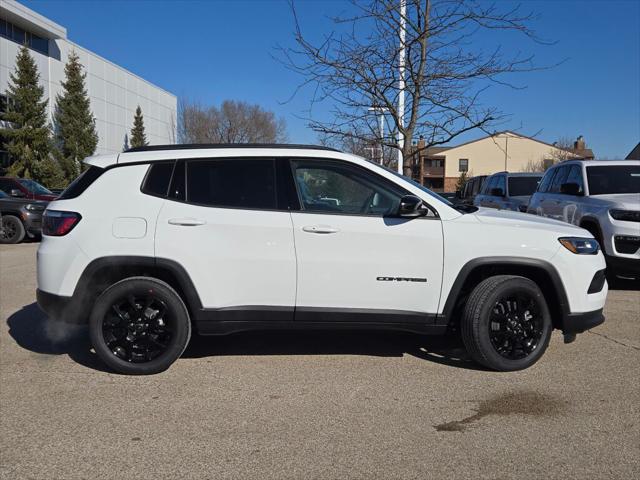2025 Jeep Compass COMPASS LATITUDE 4X4