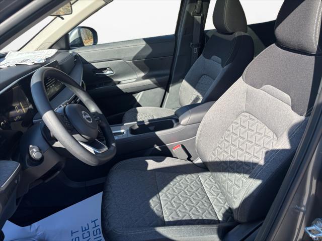2025 Nissan Kicks SV FWD