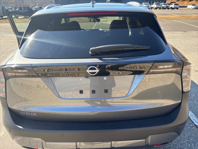 2025 Nissan Kicks SV FWD
