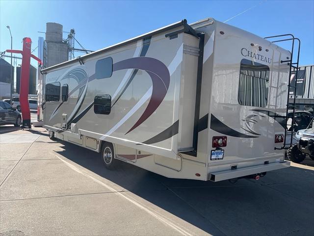 2018 Ford E-450 Cutaway Base