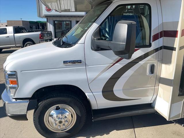2018 Ford E-450 Cutaway Base