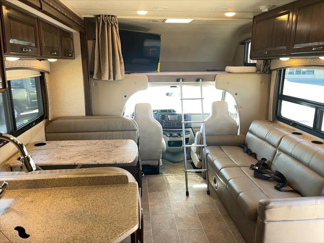 2018 Ford E-450 Cutaway Base