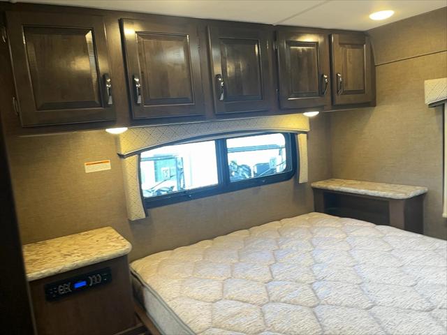 2018 Ford E-450 Cutaway Base