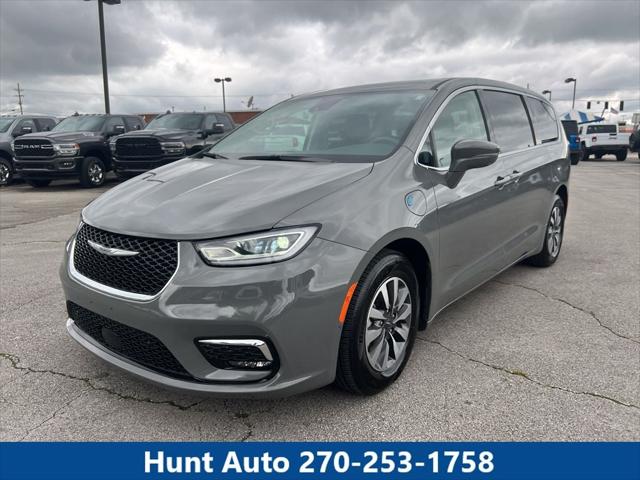 2022 Chrysler Pacifica Hybrid Touring L