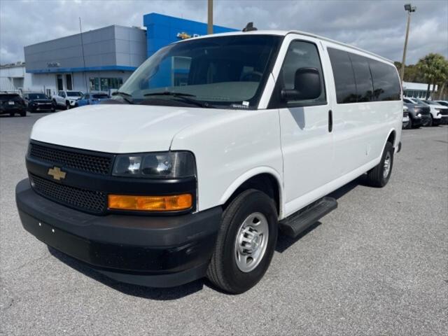 2022 Chevrolet Express Passenger RWD 3500 Extended Wheelbase LS