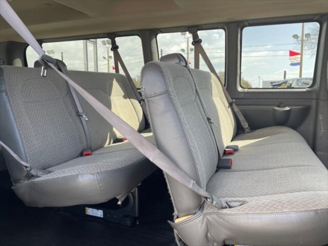 2022 Chevrolet Express Passenger RWD 3500 Extended Wheelbase LS