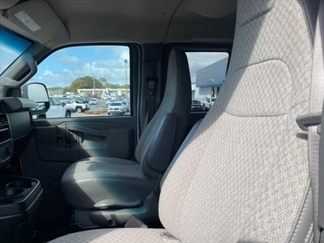 2022 Chevrolet Express Passenger RWD 3500 Extended Wheelbase LS