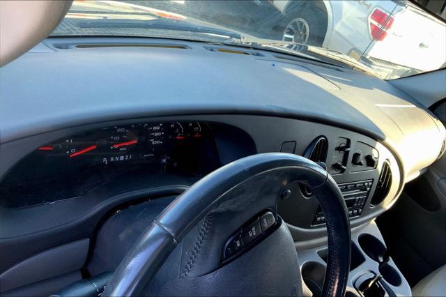 2005 Ford E-150 Recreational
