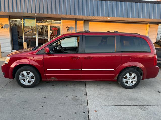 2009 Dodge Grand Caravan SXT for sale in Des Moines, IA
