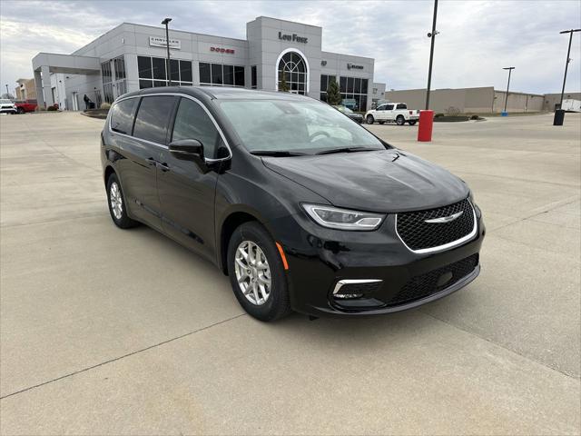 2025 Chrysler Pacifica PACIFICA SELECT