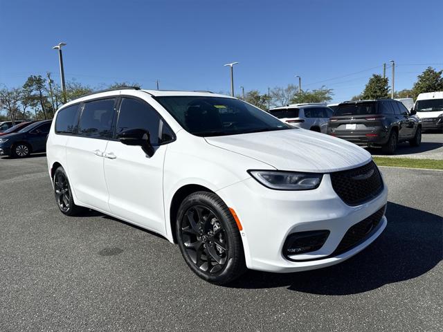2025 Chrysler Pacifica PACIFICA LIMITED