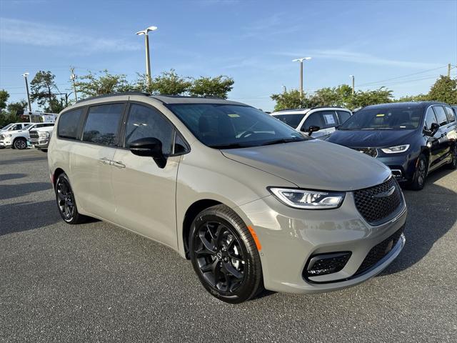 2025 Chrysler Pacifica PACIFICA LIMITED