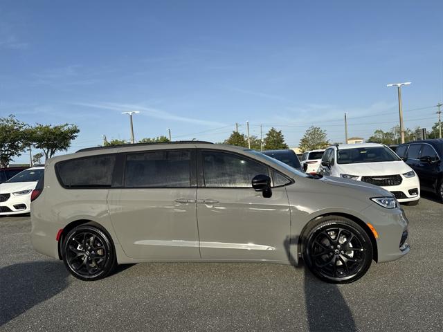 2025 Chrysler Pacifica PACIFICA LIMITED