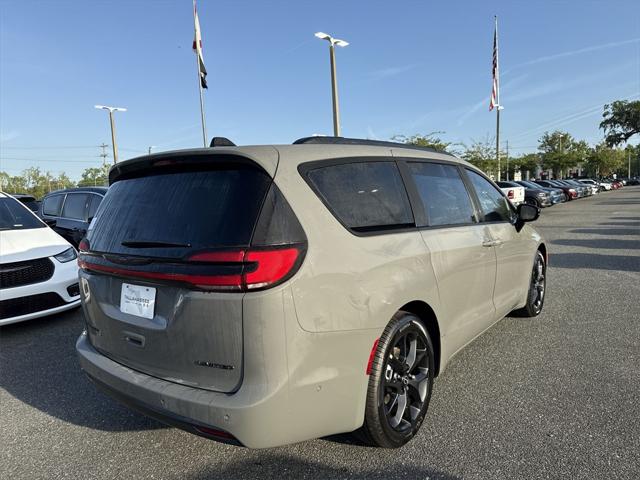 2025 Chrysler Pacifica PACIFICA LIMITED