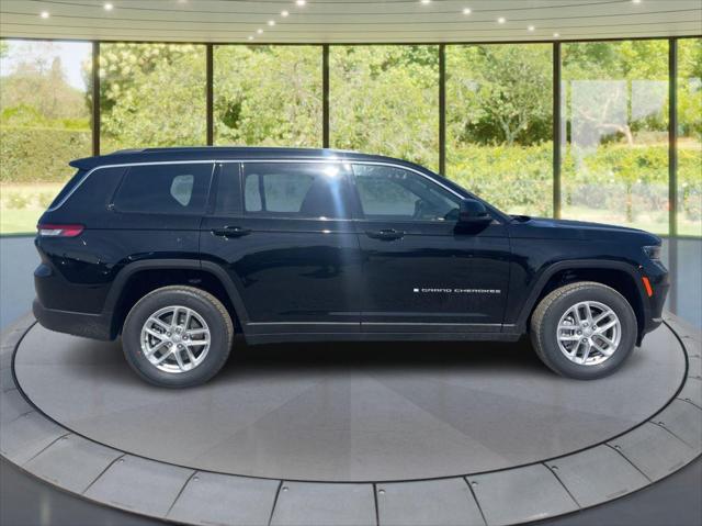 2025 Jeep Grand Cherokee GRAND CHEROKEE L LAREDO X 4X4