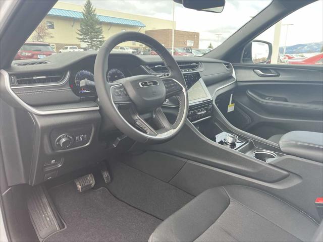 2025 Jeep Grand Cherokee GRAND CHEROKEE L LAREDO X 4X4