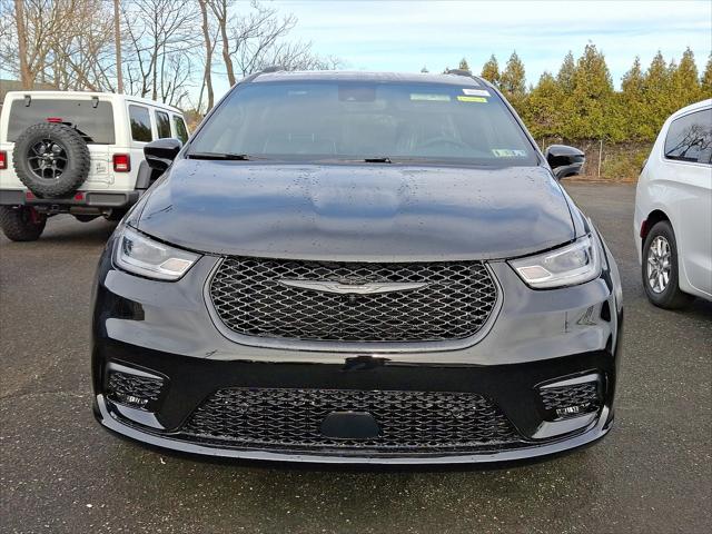 2025 Chrysler Pacifica PACIFICA LIMITED