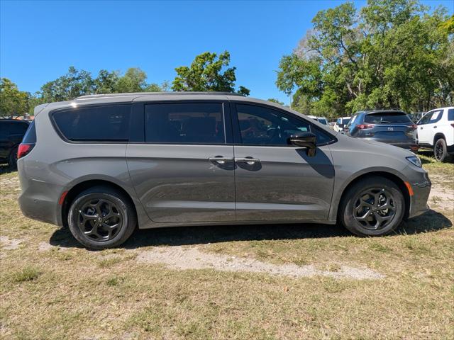 2025 Chrysler Pacifica Hybrid PACIFICA PLUG-IN HYBRID S APPEARANCE