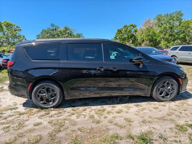 2025 Chrysler Pacifica Hybrid PACIFICA PLUG-IN HYBRID S APPEARANCE