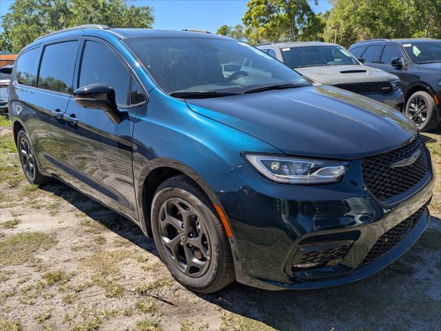 2025 Chrysler Pacifica Hybrid PACIFICA PLUG-IN HYBRID S APPEARANCE