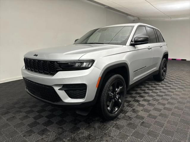 2025 Jeep Grand Cherokee GRAND CHEROKEE ALTITUDE 4X4