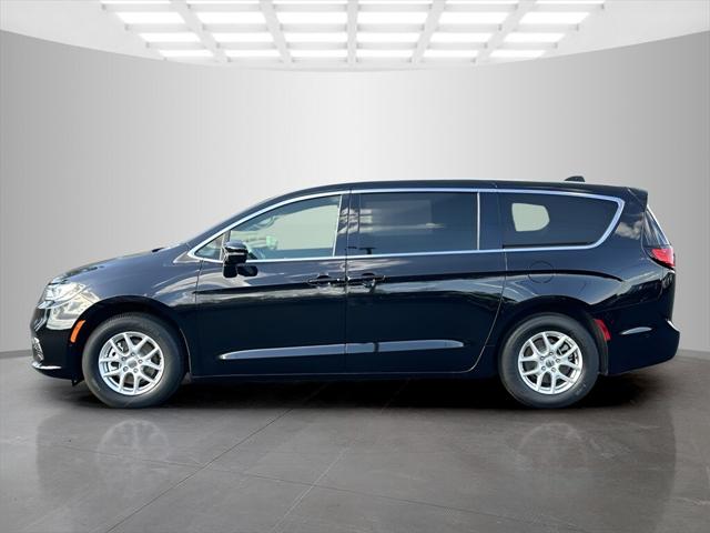 2025 Chrysler Pacifica PACIFICA SELECT