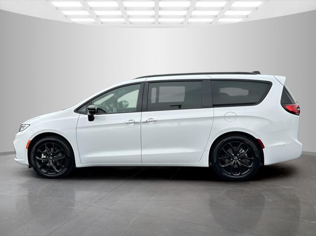 2025 Chrysler Pacifica PACIFICA LIMITED