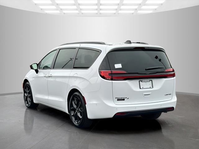 2025 Chrysler Pacifica PACIFICA LIMITED