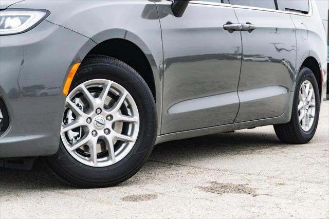 2025 Chrysler Pacifica PACIFICA SELECT