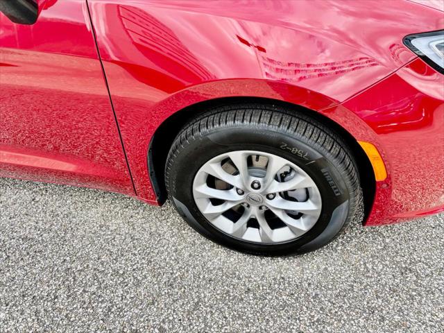 2025 Chrysler Pacifica PACIFICA SELECT AWD