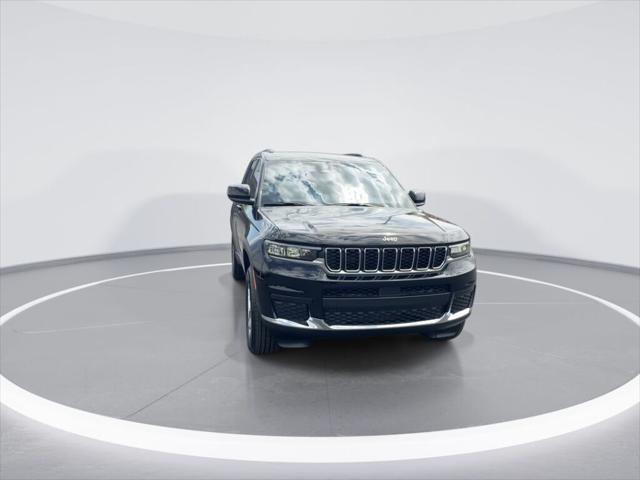 2025 Jeep Grand Cherokee GRAND CHEROKEE L LAREDO X 4X4