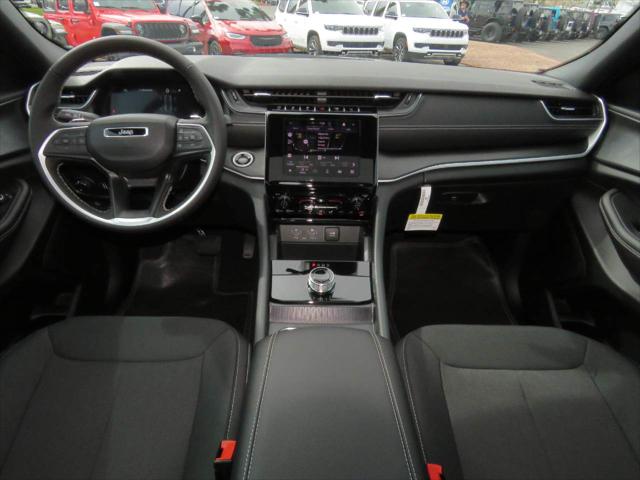 2025 Jeep Grand Cherokee GRAND CHEROKEE LAREDO X 4X4 2025 Jeep Grand Cherokee GRAND CHEROKEE LAREDO X 4X4