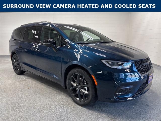 2025 Chrysler Pacifica PACIFICA LIMITED