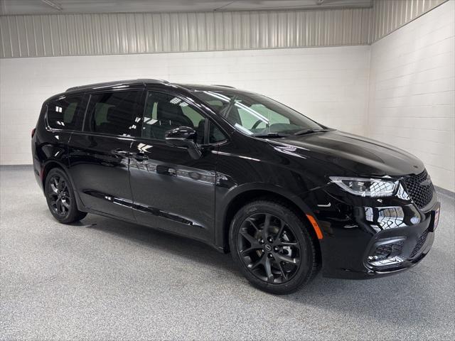 2025 Chrysler Pacifica PACIFICA LIMITED