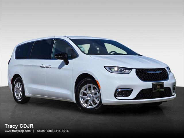 2025 Chrysler Pacifica PACIFICA SELECT