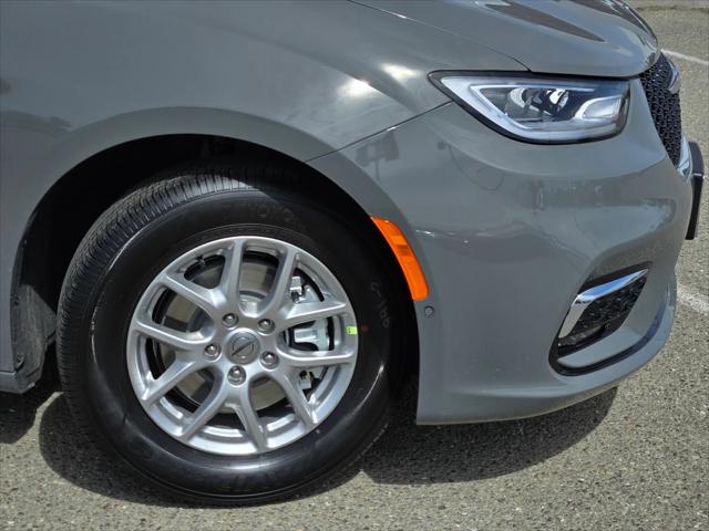 2025 Chrysler Pacifica PACIFICA SELECT