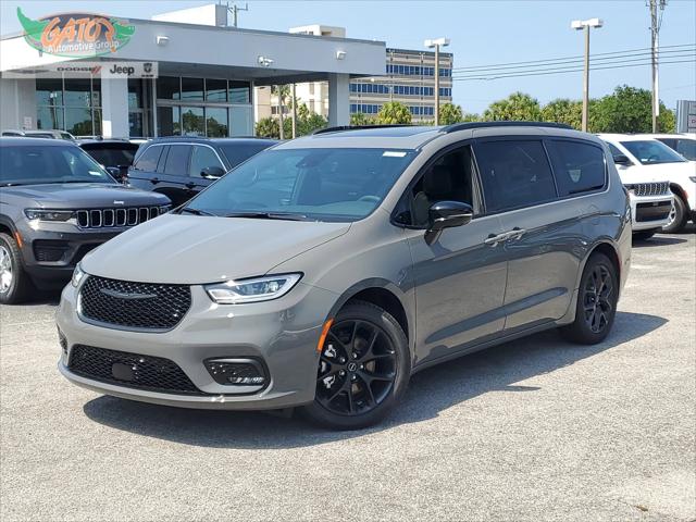 2025 Chrysler Pacifica PACIFICA LIMITED