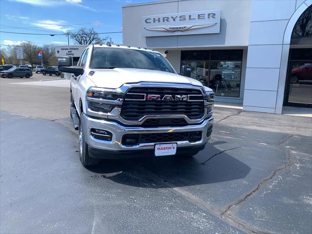 2025 RAM Ram 2500 RAM 2500 TRADESMAN CREW CAB 4X4 64 BOX