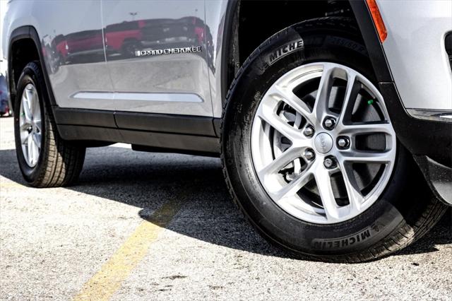 2025 Jeep Grand Cherokee GRAND CHEROKEE L LAREDO X 4X4