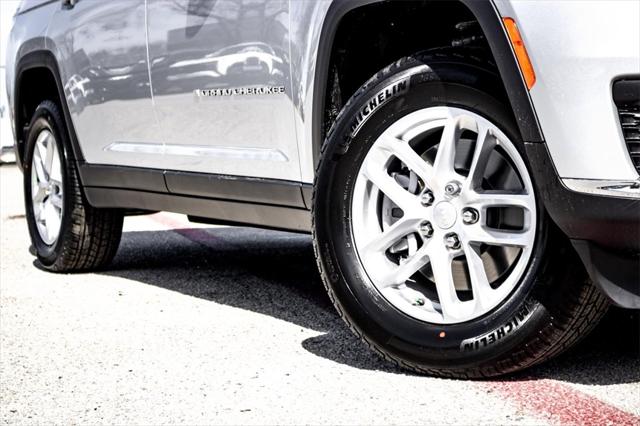 2025 Jeep Grand Cherokee GRAND CHEROKEE L LAREDO X 4X4