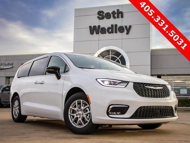 2025 Chrysler Pacifica PACIFICA SELECT
