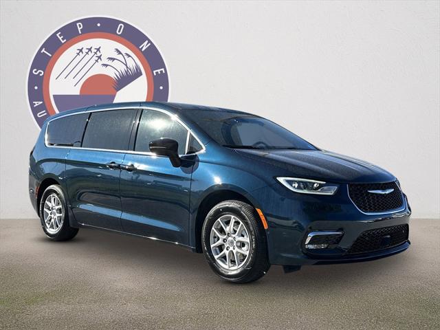 2025 Chrysler Pacifica PACIFICA SELECT