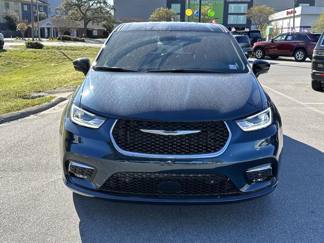 2025 Chrysler Pacifica PACIFICA SELECT